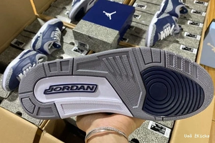 3 “Midnight 402 Jordan Air Navy” Vibrant CT8532-401 0705
